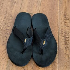 Teva Mush ll Black Sandals with Textured Strap